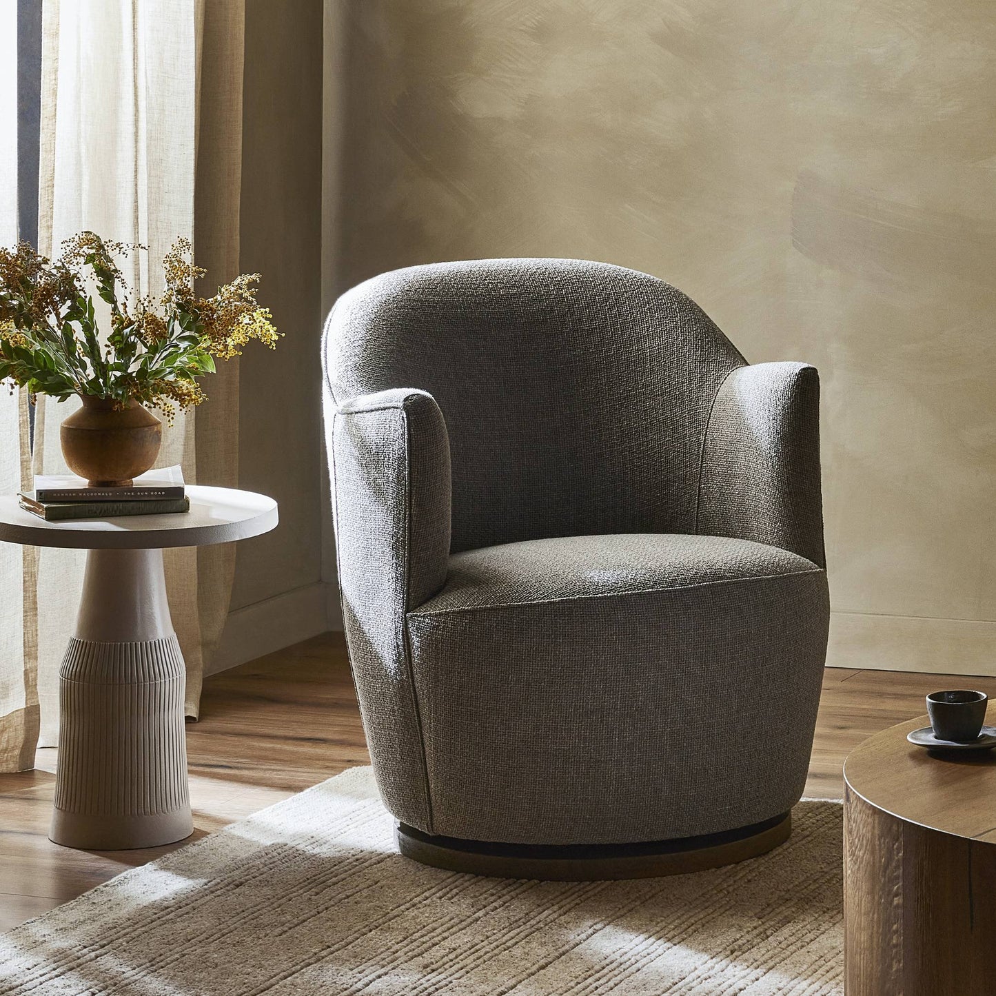 Aurora Swivel Chair- Gibson Silver